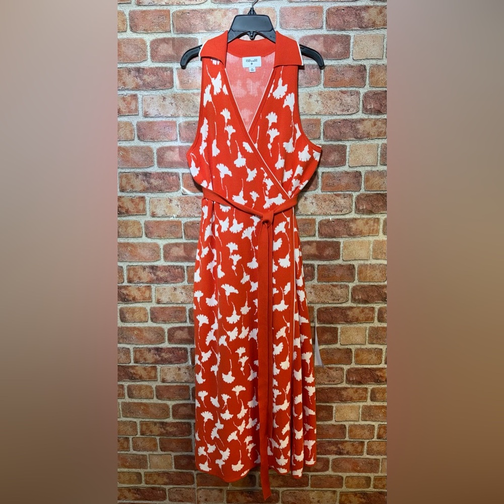 Diane Von Furstenberg Red & White Sleeveless floral sweater Wrap Dress with Belt